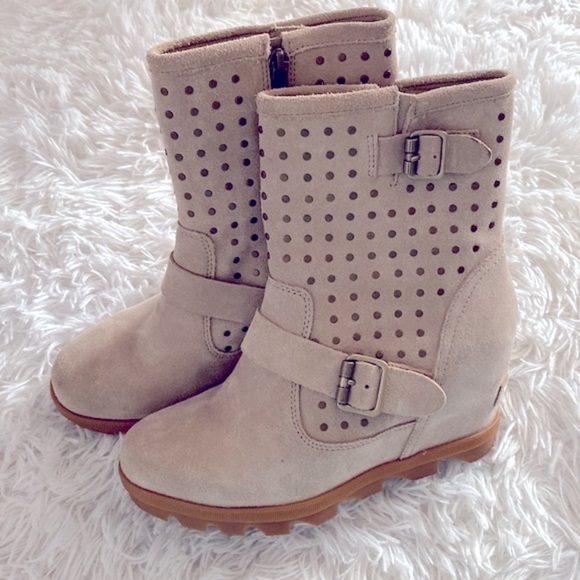 NWOT Sorel Joan of arc studded wedge ankle boots - Picture 4 of 10